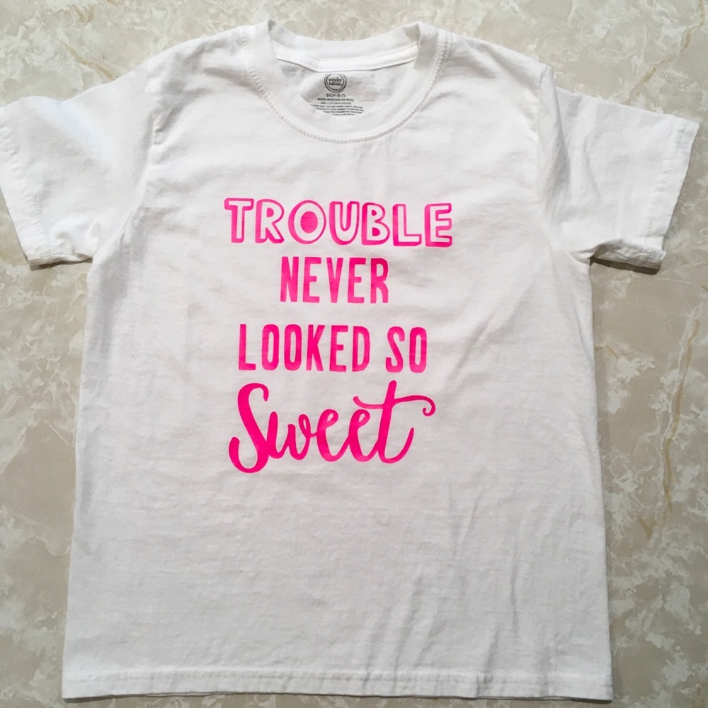 New white tee Size Small (6/7)
